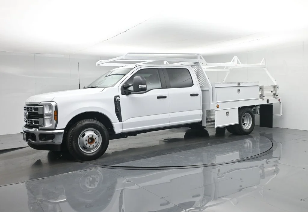 New 2026 Oxford White Ford XL image 5