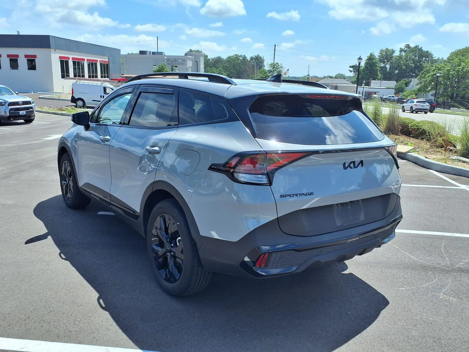 Used 2025 Wolf Gray Kia X-Line image 30