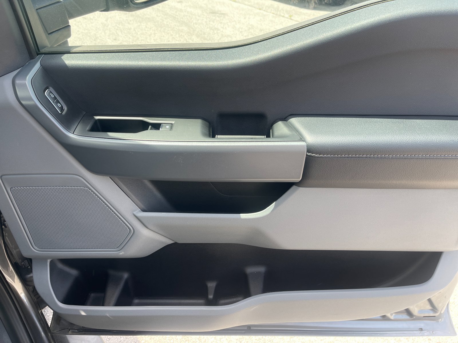 Used 2024 Gray Ford XL image 18