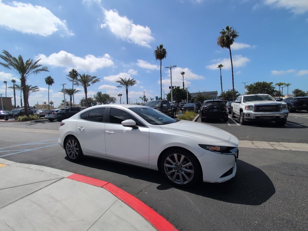 Used 2020 White Mazda Preferred image 29