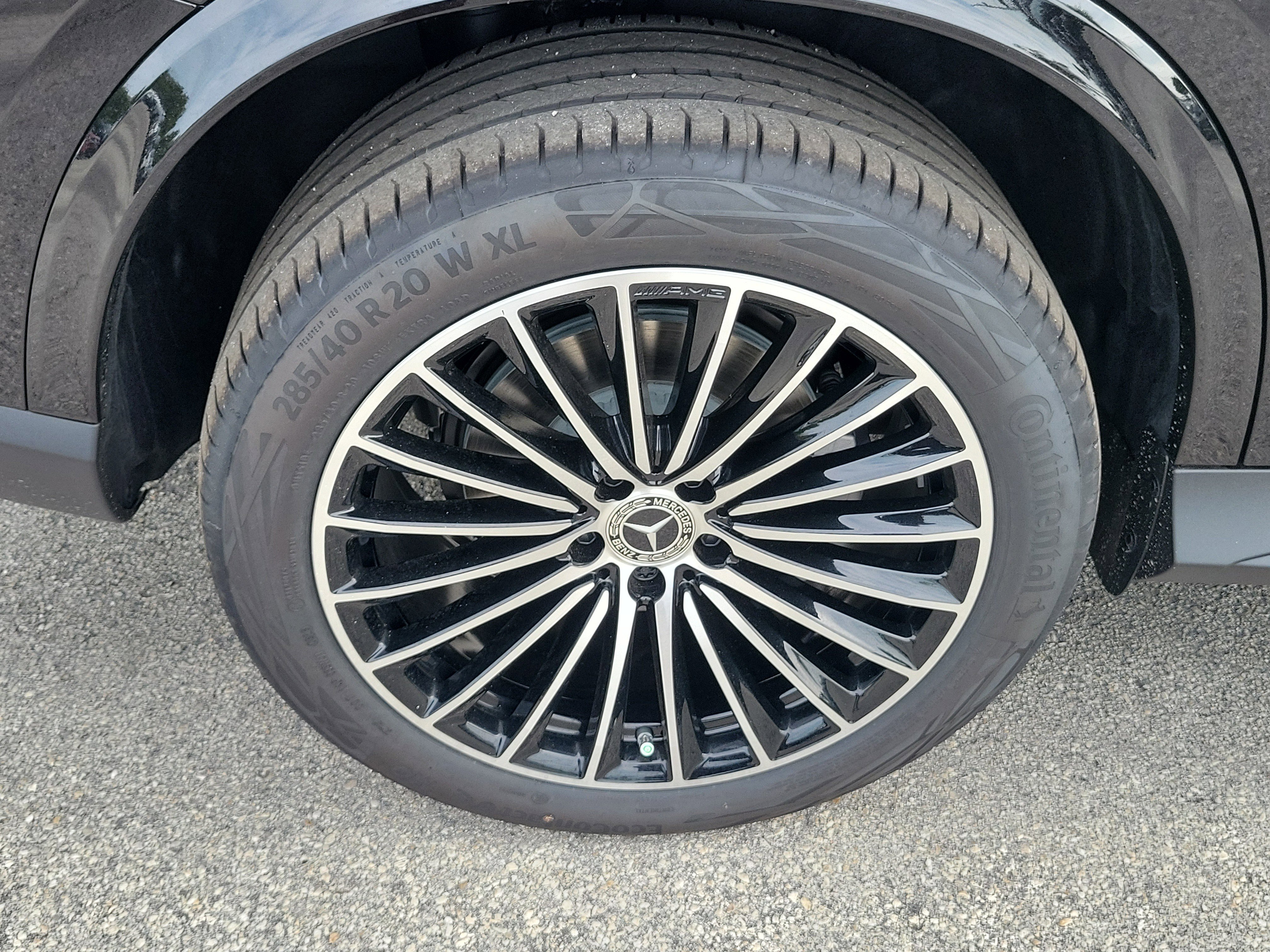 New 2026 Obsidian Black Metallic Mercedes-Benz GLC 300 image 37
