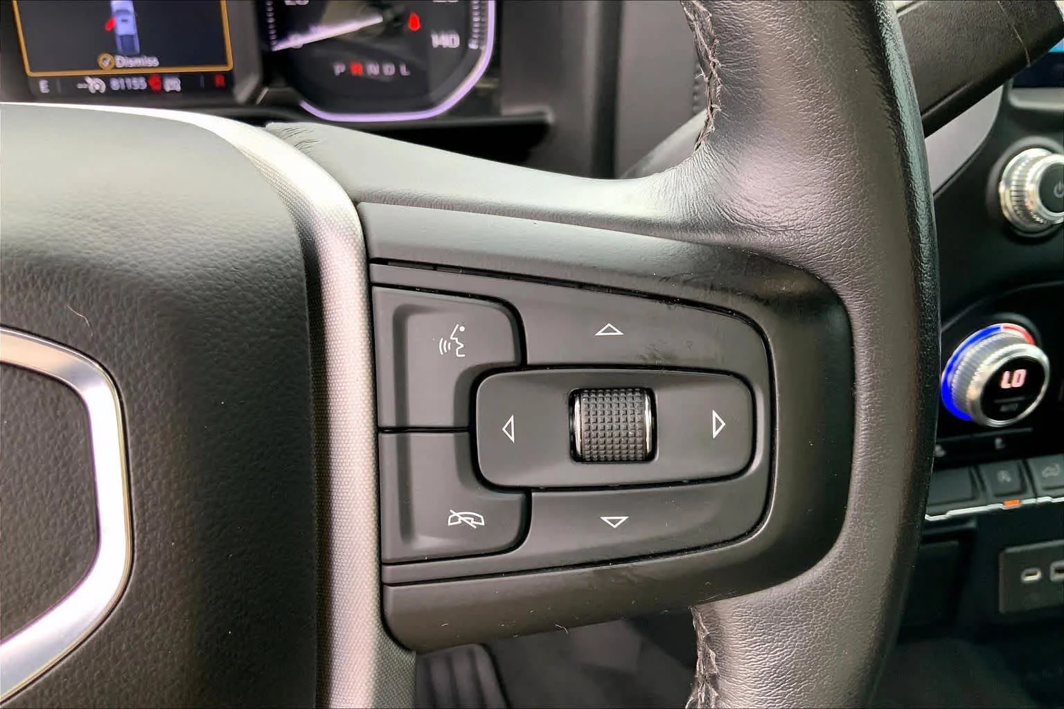 Used 2021 Pacific Blue Metallic GMC Elevation image 23