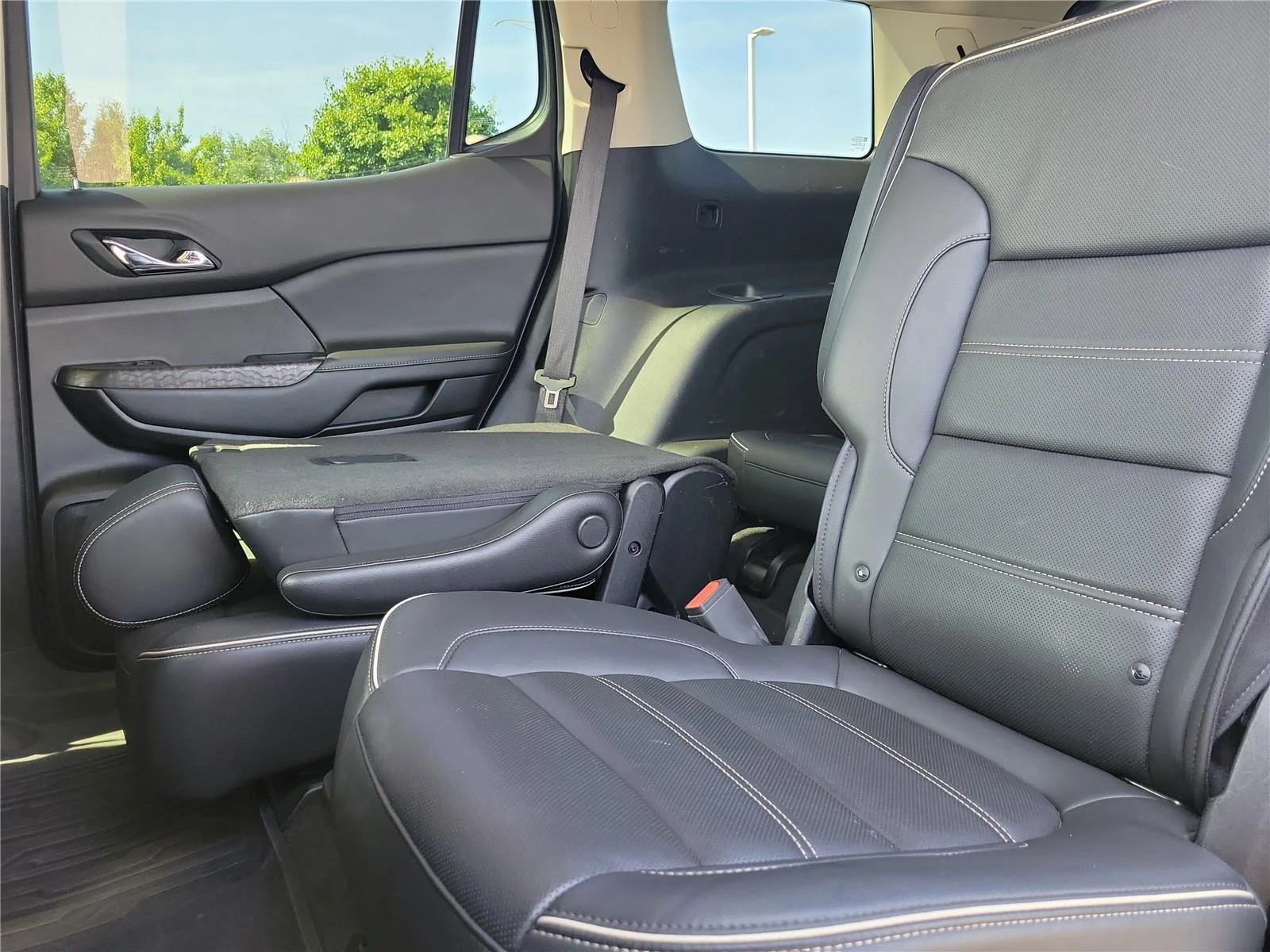 2023 GMC Acadia Denali - Photo 14