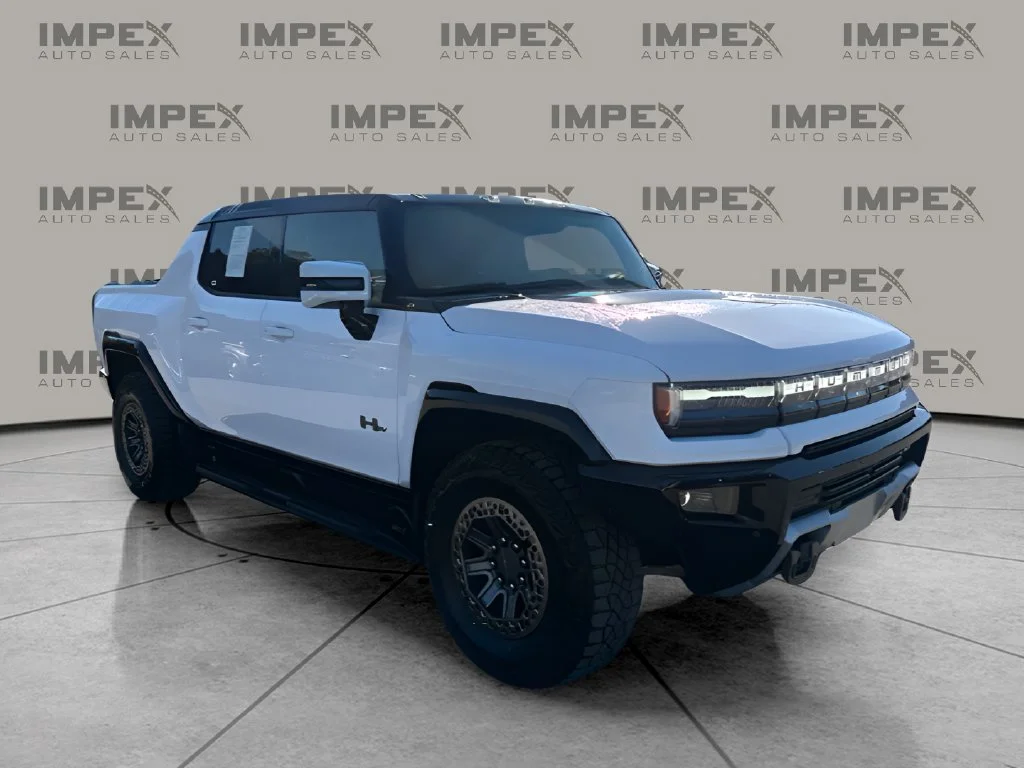 Used 2024 White GMC 2X image 7