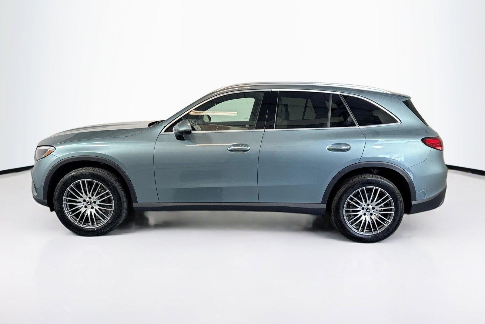 New 2026 Verde Silver Metallic Mercedes-Benz GLC 300 image 8