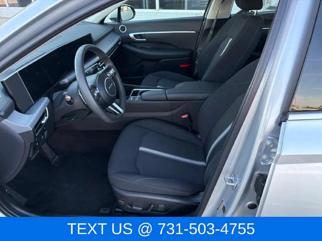 Used 2025 Silver Hyundai SEL image 9