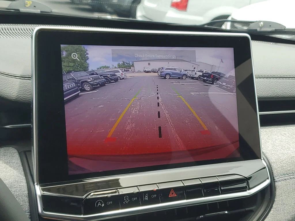 Certified Used 2022 Black Jeep Latitude image 29