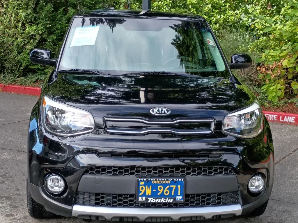 Used 2017 Shadow Black Kia Plus image 12
