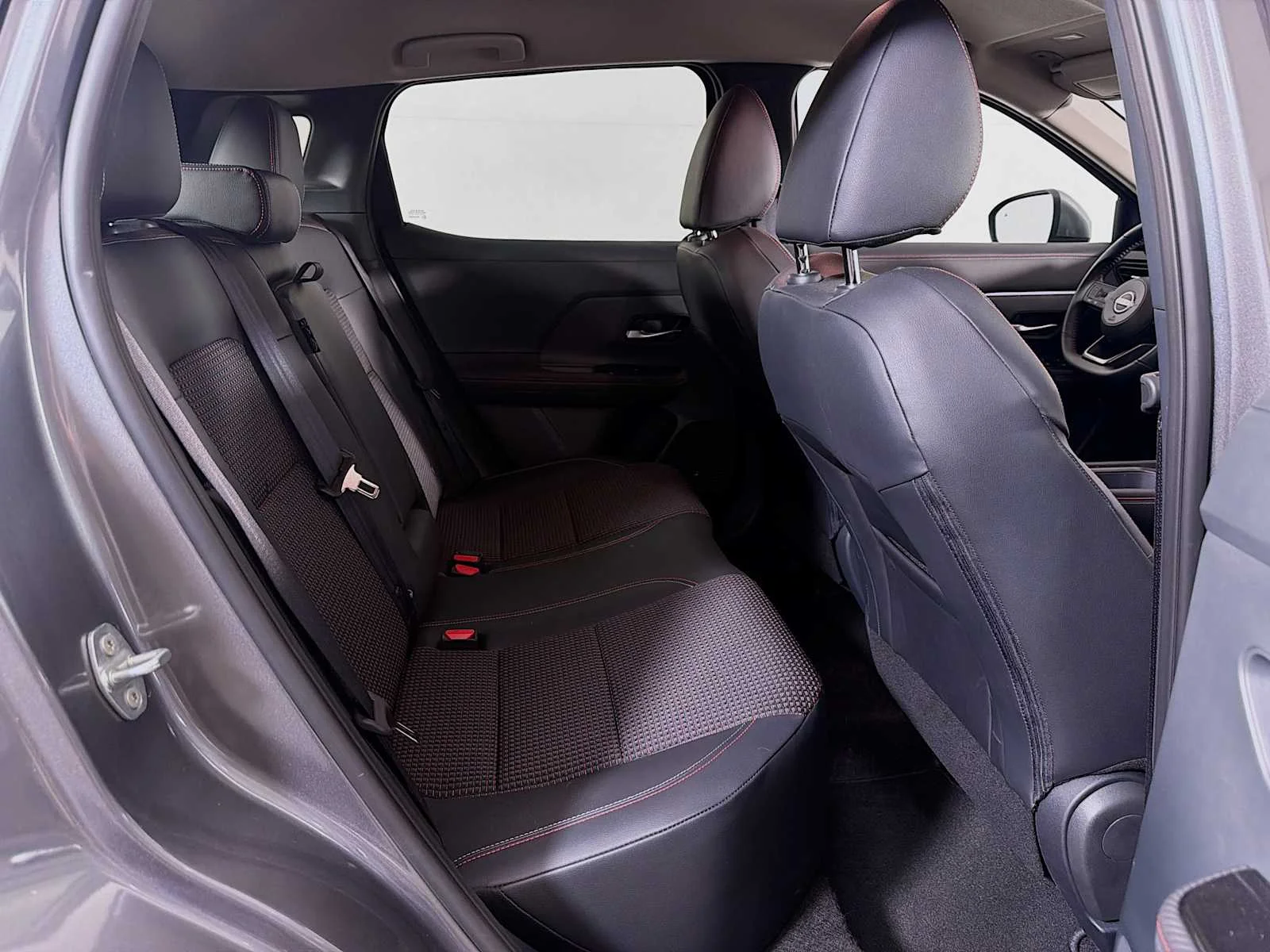 Certified Used 2025 Gun Metallic Nissan SR image 22