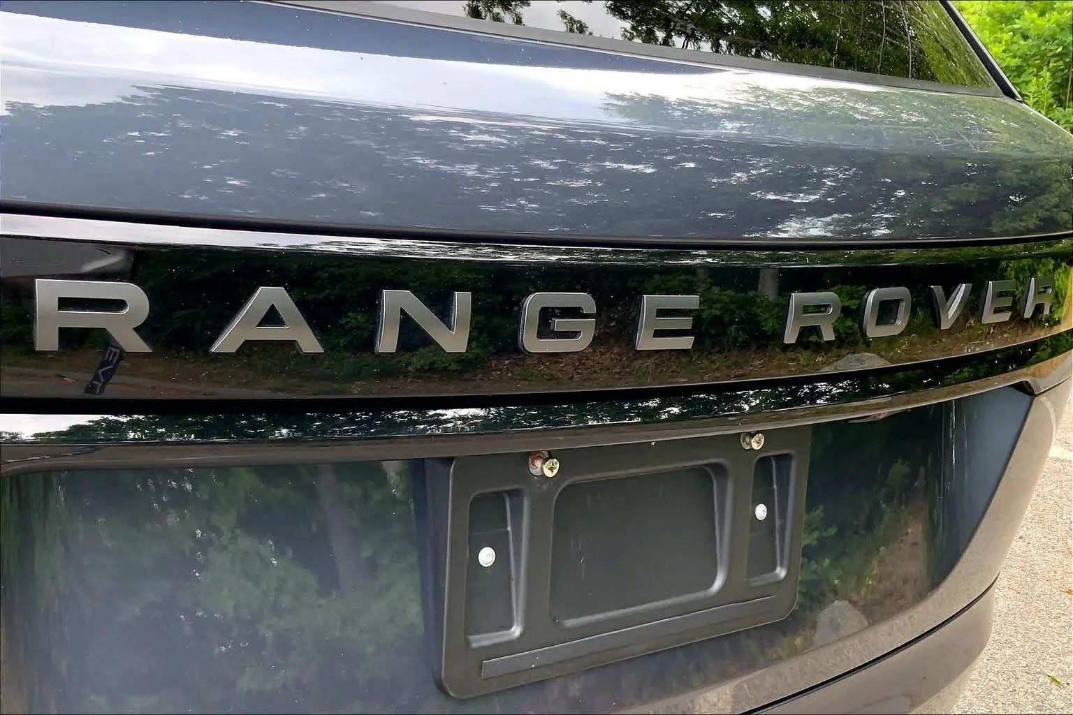 Used 2026 Varesine Blue Metallic Land Rover Dynamic SE image 30