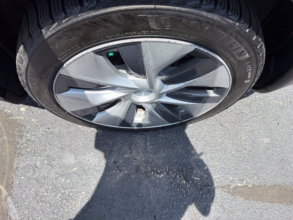 Used 2021 Tesla Model Y Long Range with VIN 5YJYGDEEXMF116100 for sale in Kansas City