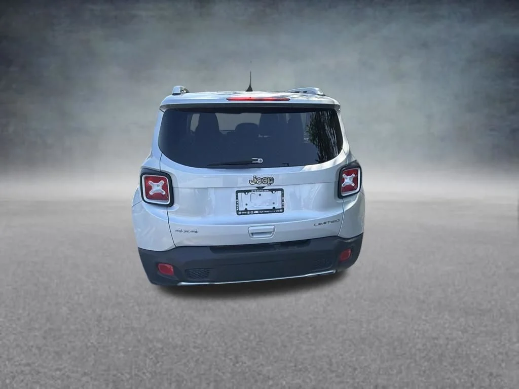 Used 2018 Silver Jeep Limited image 4
