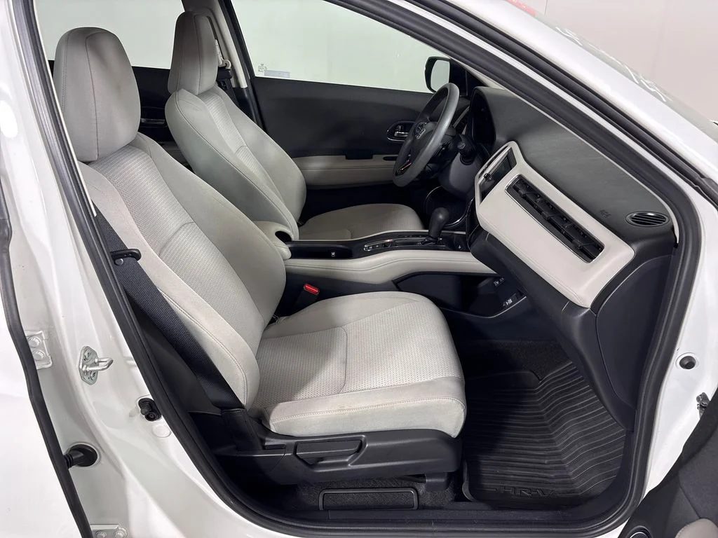 Certified Used 2022 White Honda EX image 5