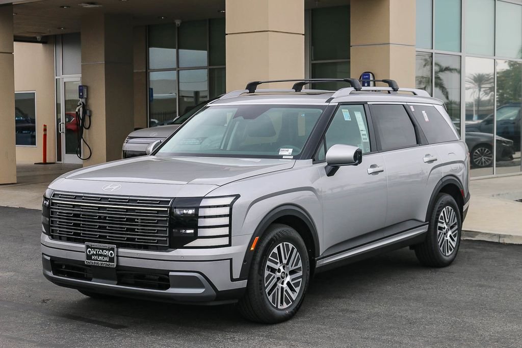 New 2026 Silver Hyundai SEL Premium image 3