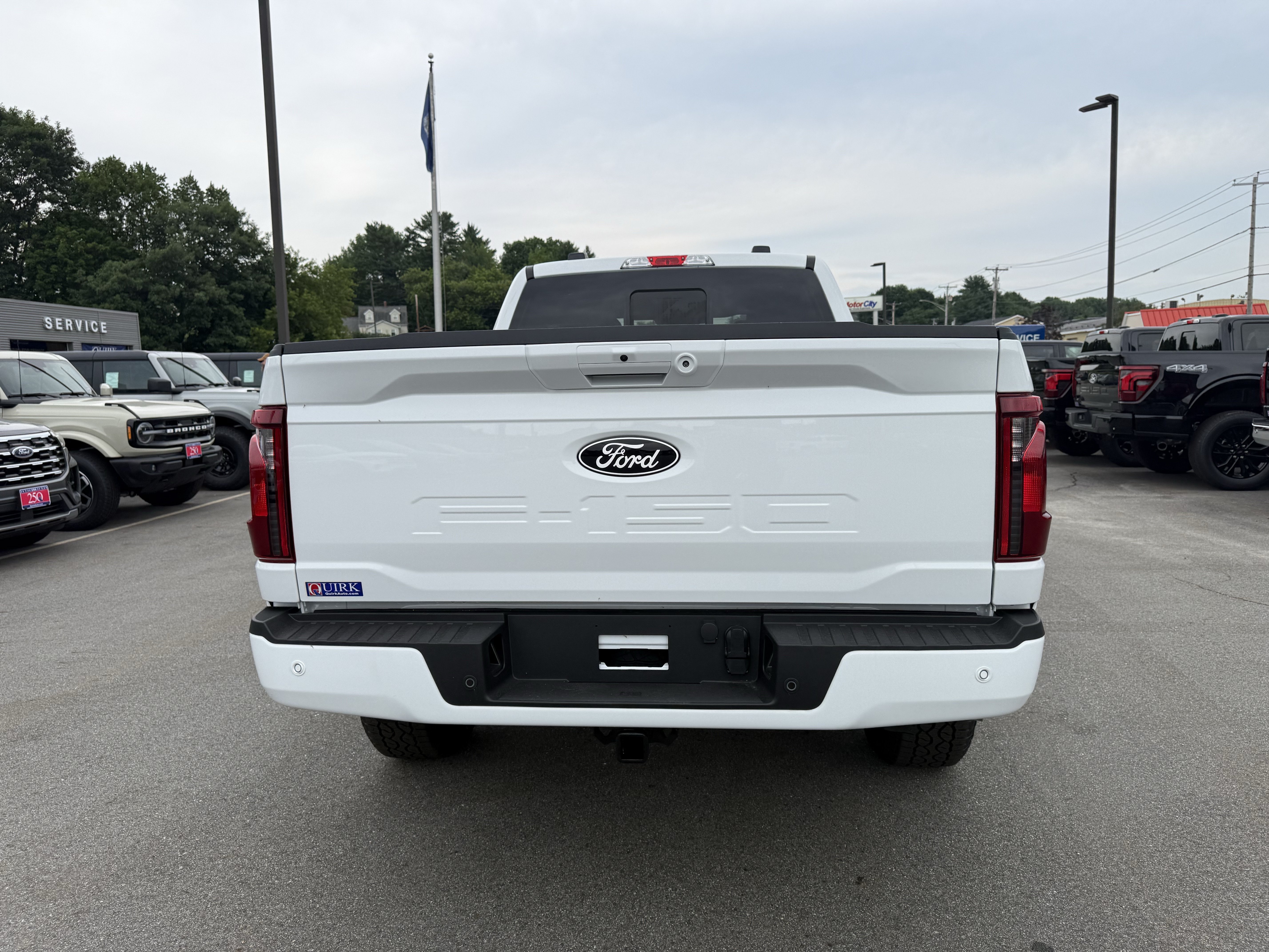 New 2026 Oxford White Ford XLT image 7