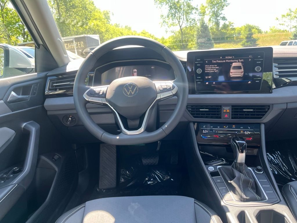 New 2026 White Volkswagen 1.5T SE image 19