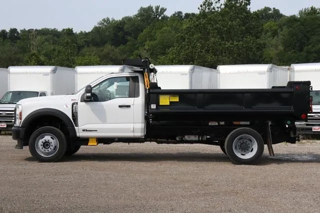 2025 Ford F-550 Super Duty Chassis Cab XL - Photo 35