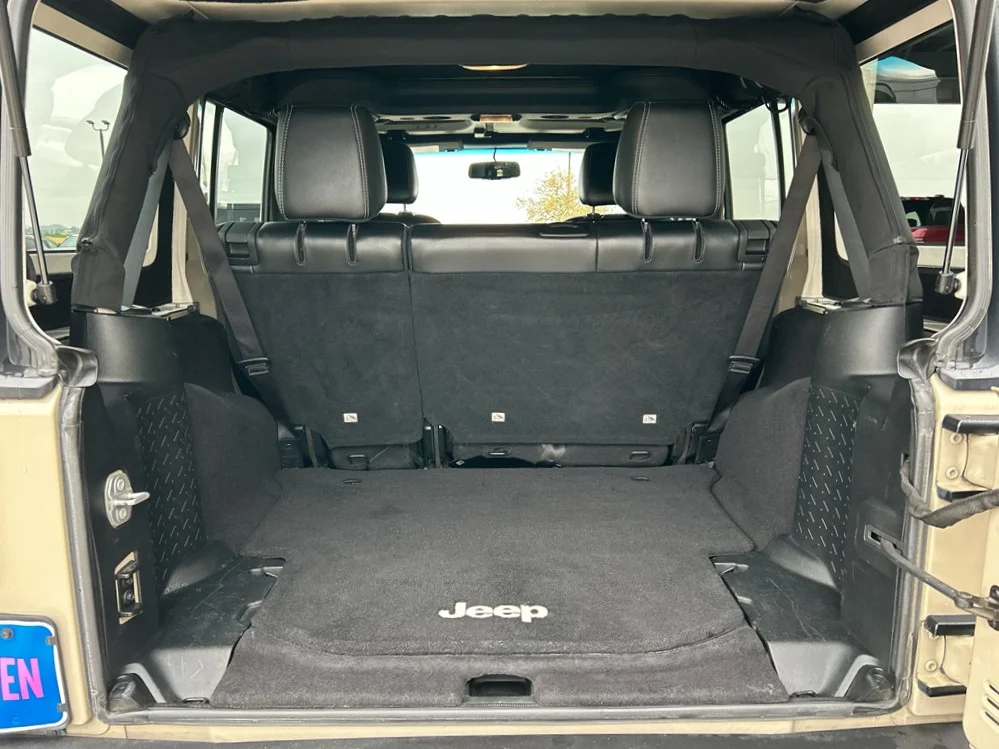 Used 2017 Gobi Clearcoat Jeep Rubicon image 21