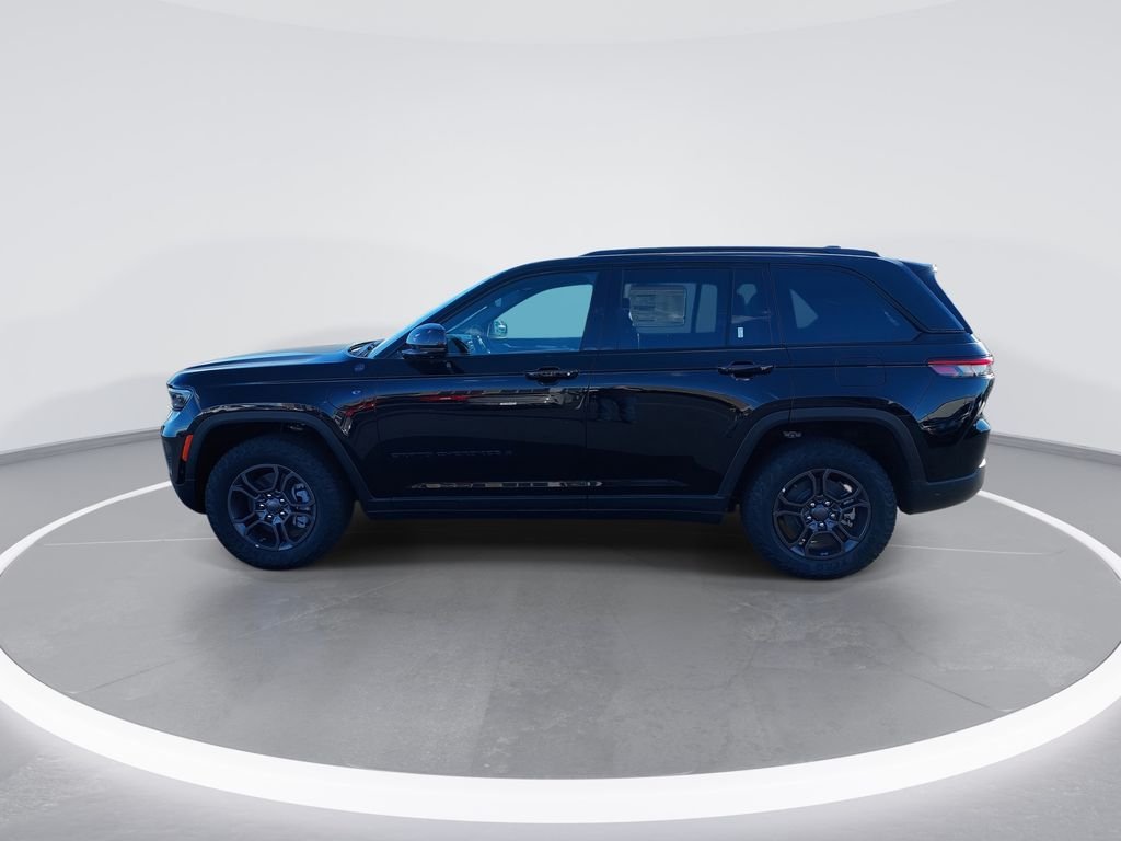 New 2024 Diamond Black Crystal Pearlcoat Jeep Trailhawk 4xe image 5