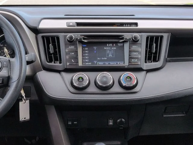 Used 2017 White Toyota LE image 18