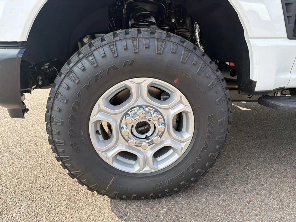 New 2027 Oxford White Ford F-250® XL image 11