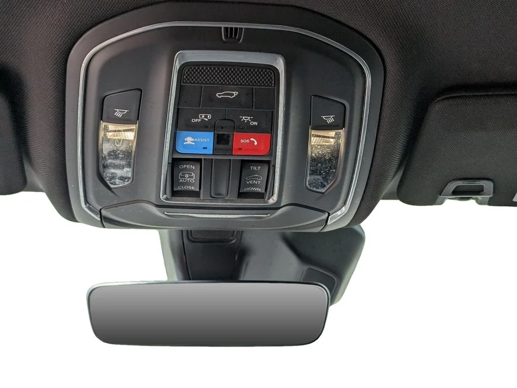 Used 2025 Black Jeep Altitude X image 20
