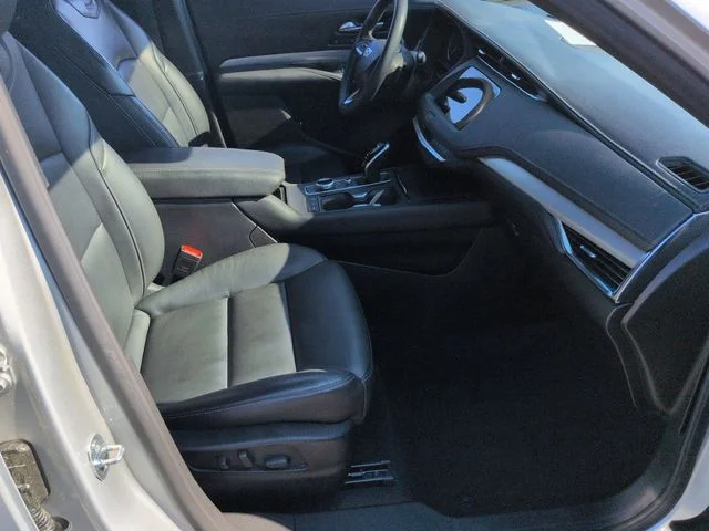 Used 2020 Silver Cadillac Premium Luxury image 36