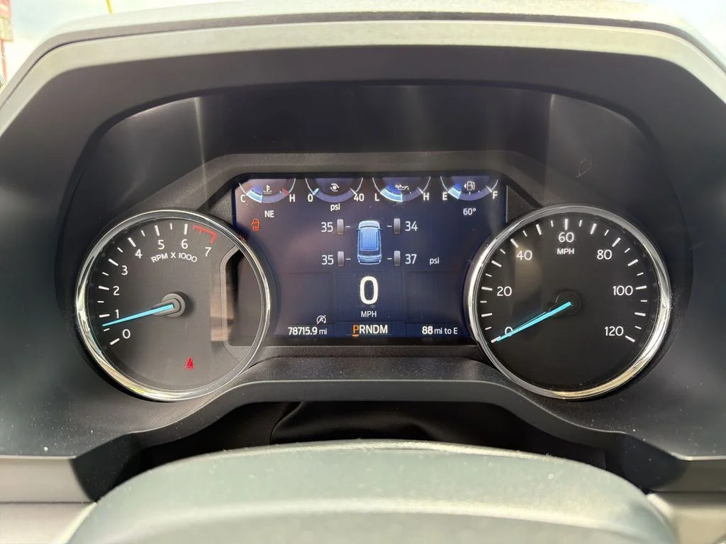 Used 2024 Gray Ford XLT image 21
