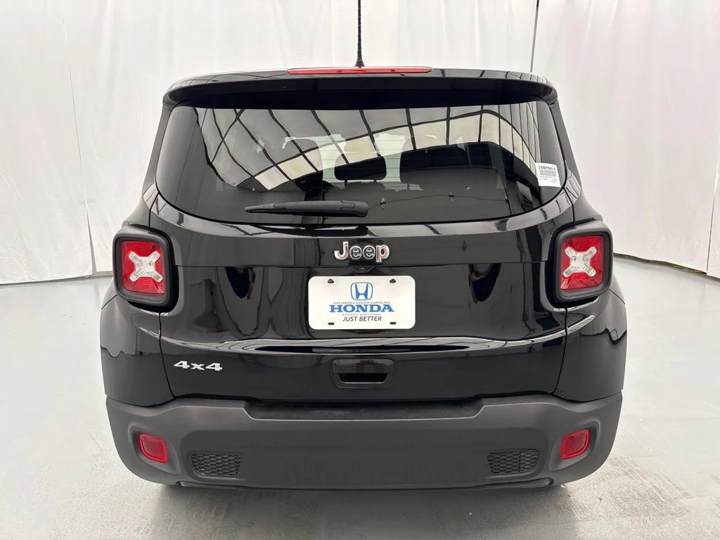 Used 2023 Black Jeep Latitude image 8