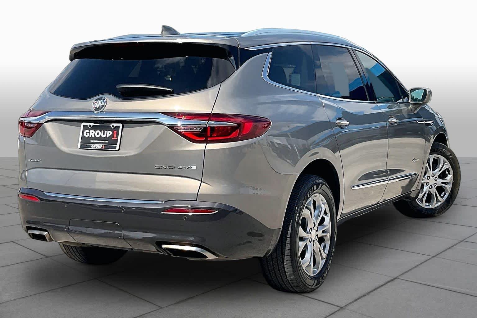 Used 2018 Pepperdust Metallic Buick Avenir image 13