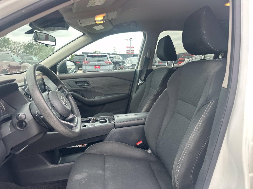 Used 2023 White Nissan S image 11