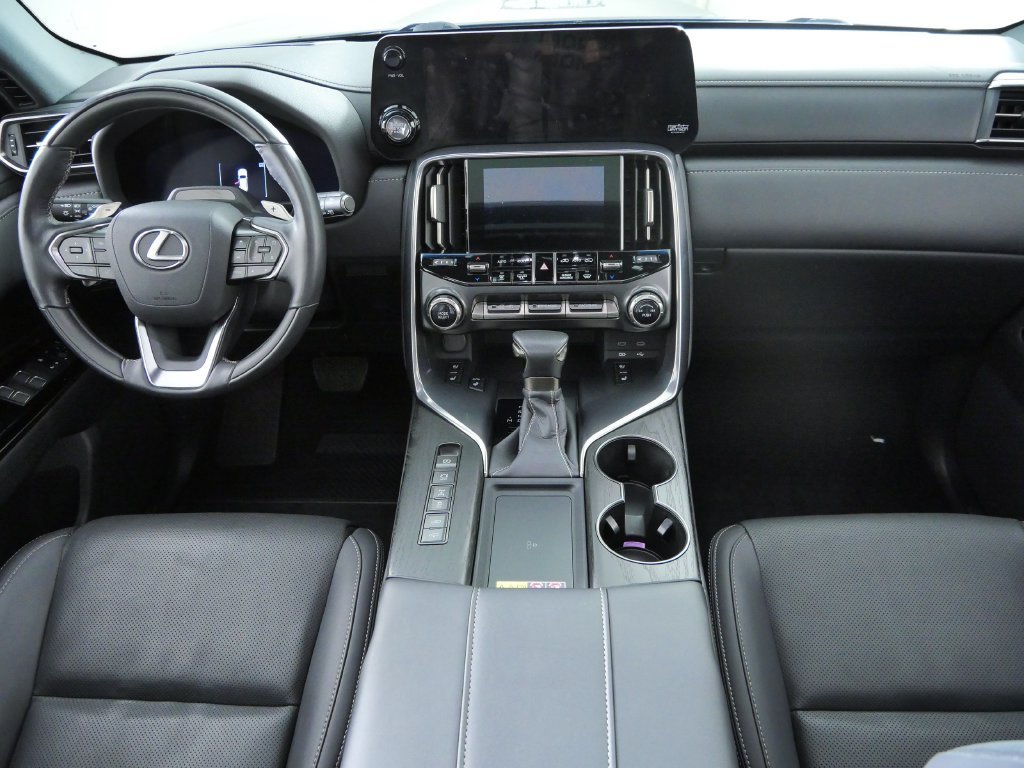 Used 2025 Black Lexus 600 Luxury image 6