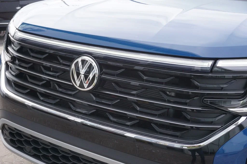New 2026 Blue Volkswagen 2.0T SE w/Technology image 32