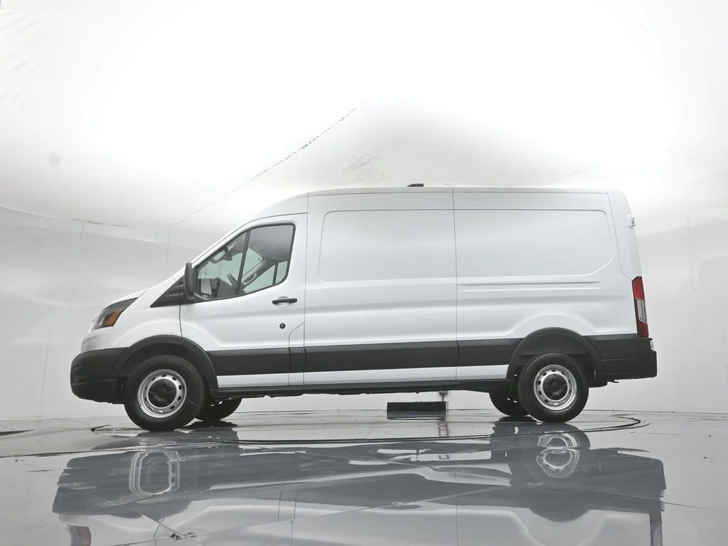 New 2026 Oxford White Ford Base image 6
