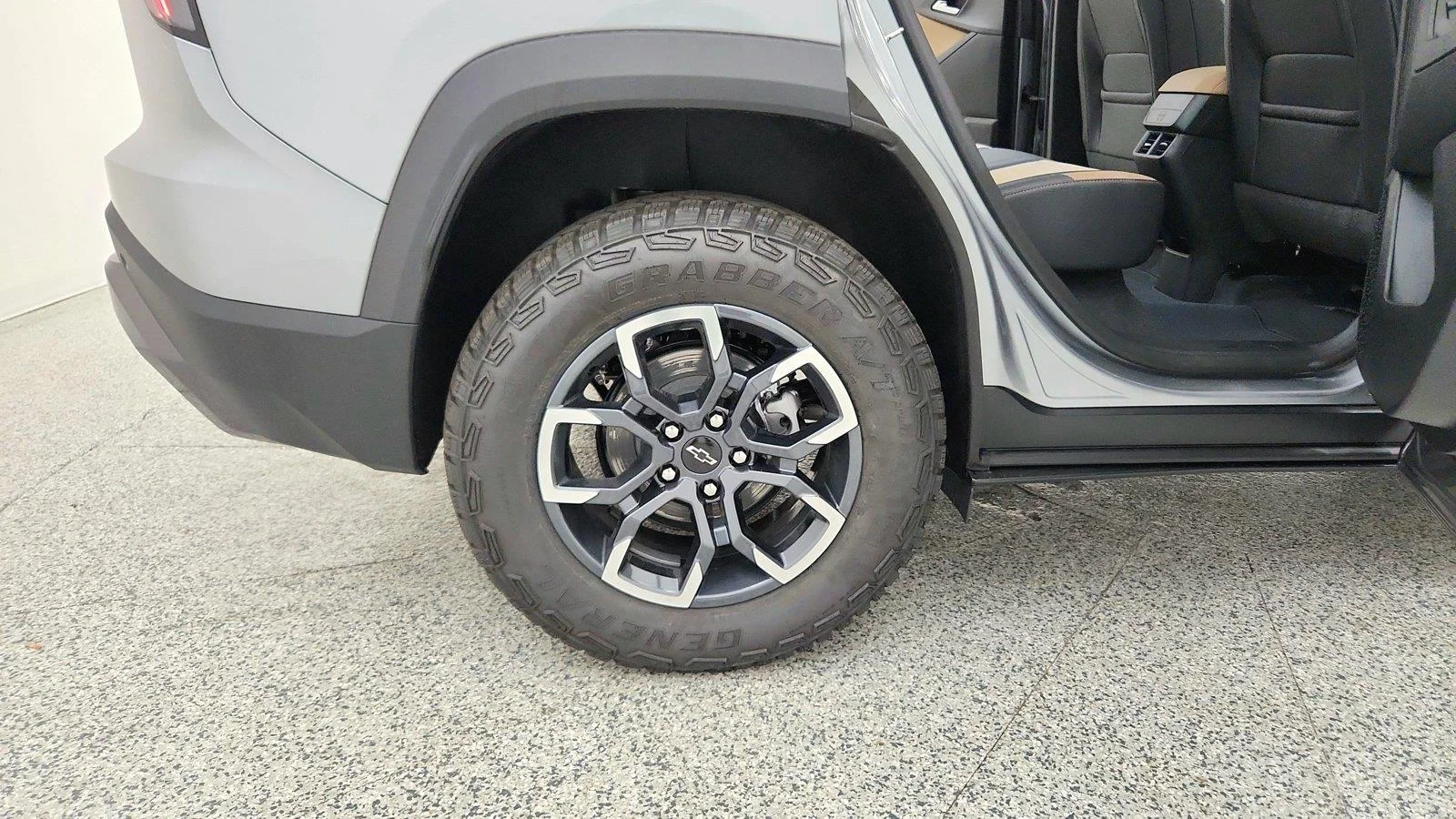 2027 Chevrolet Equinox ACTIV - Photo 35