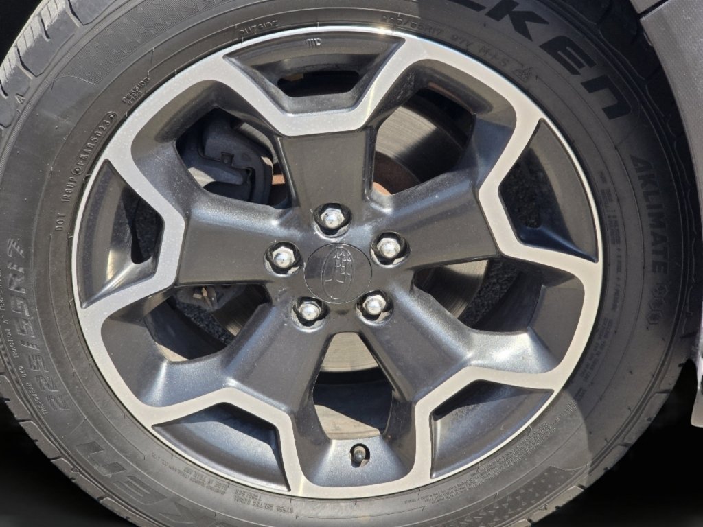 Used 2014 Satin White Pearl Subaru Limited image 22