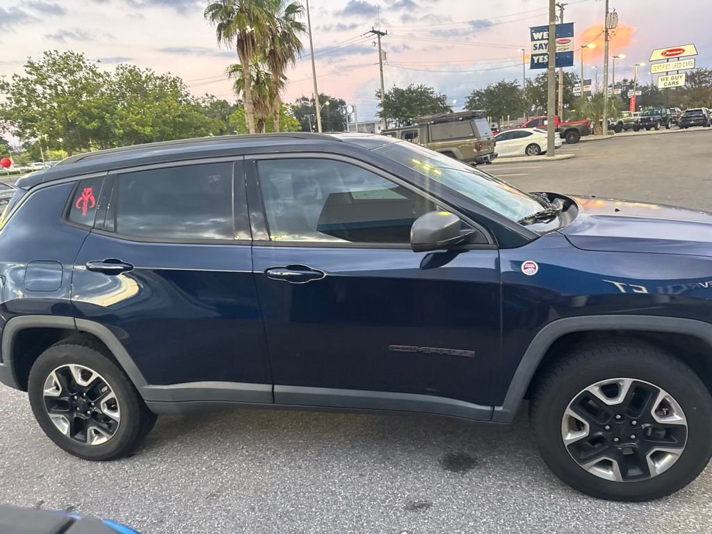 Used 2017 Blue Jeep Trailhawk image 4