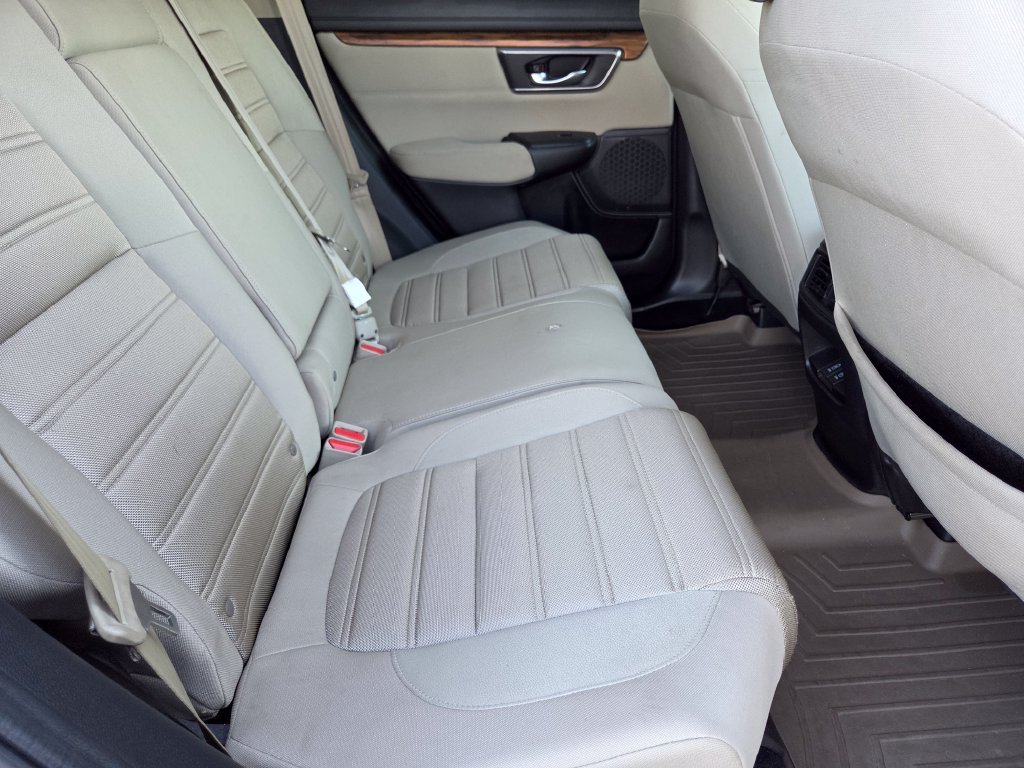 Used 2018  Honda EX image 19
