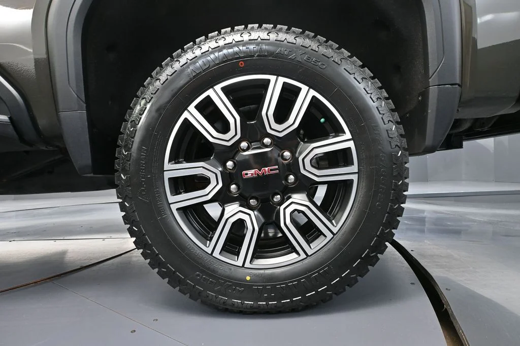 Used 2022 Green GMC AT4 image 16