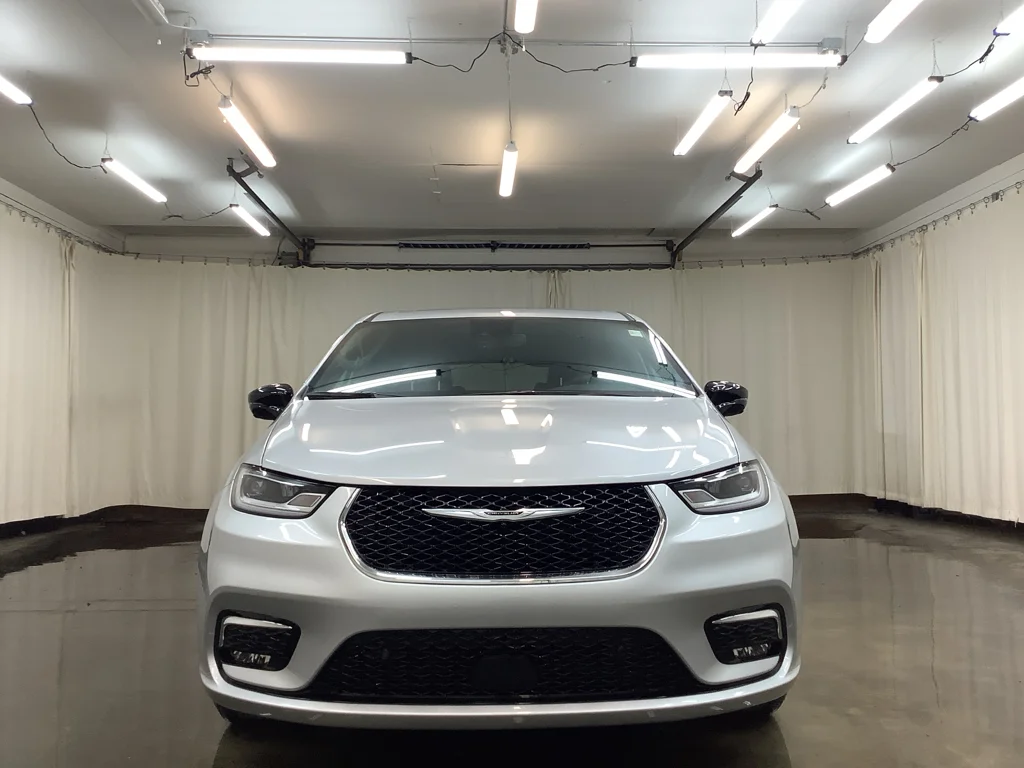 New 2026 Silver Mist Clear-Coat Exterior Paint Chrysler  image 11
