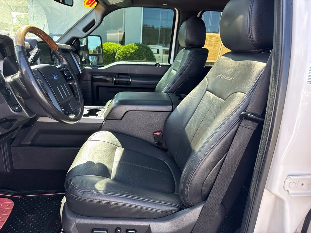 Used 2016 White Platinum Clearcoat Metallic Ford Platinum image 5