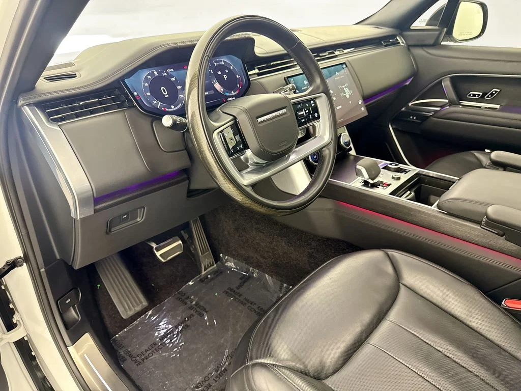 Used 2023 White Land Rover Autobiography image 9