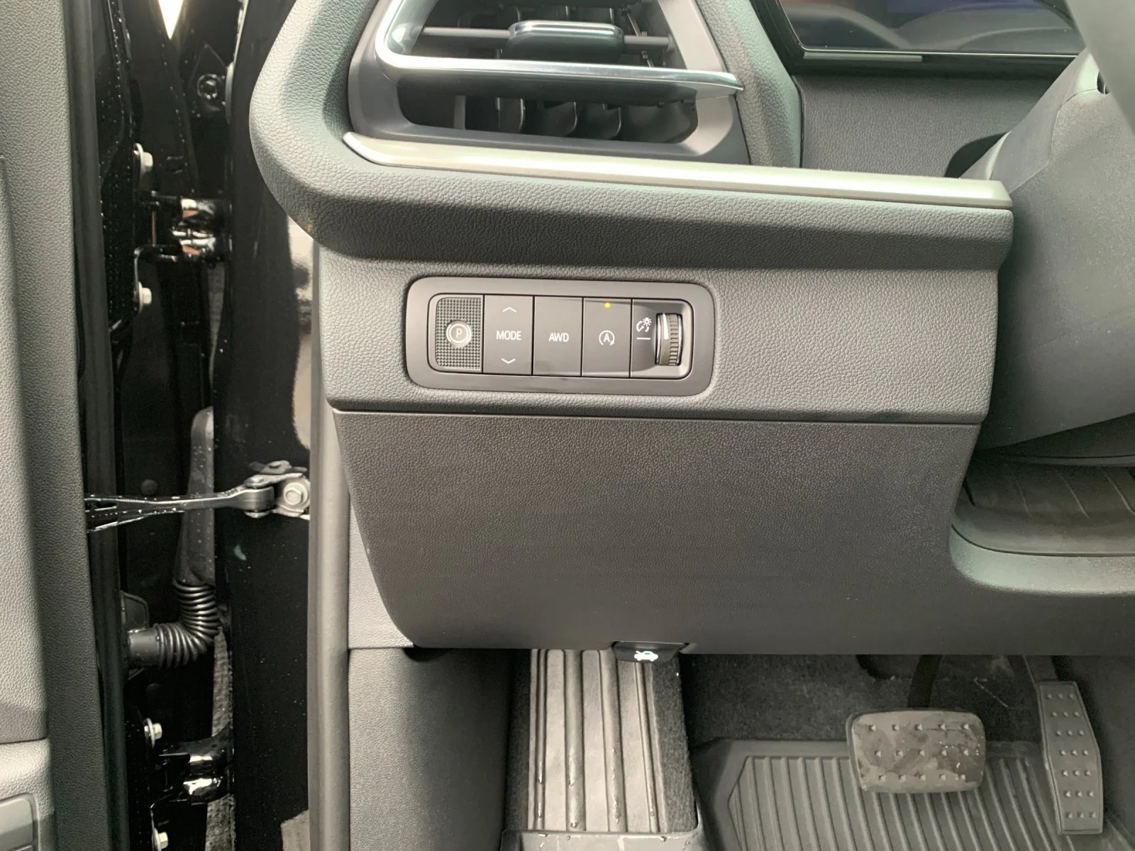 2027 Chevrolet Traverse LT - Photo 30