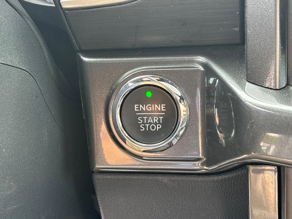Used 2023 Silver Ford XLT image 37