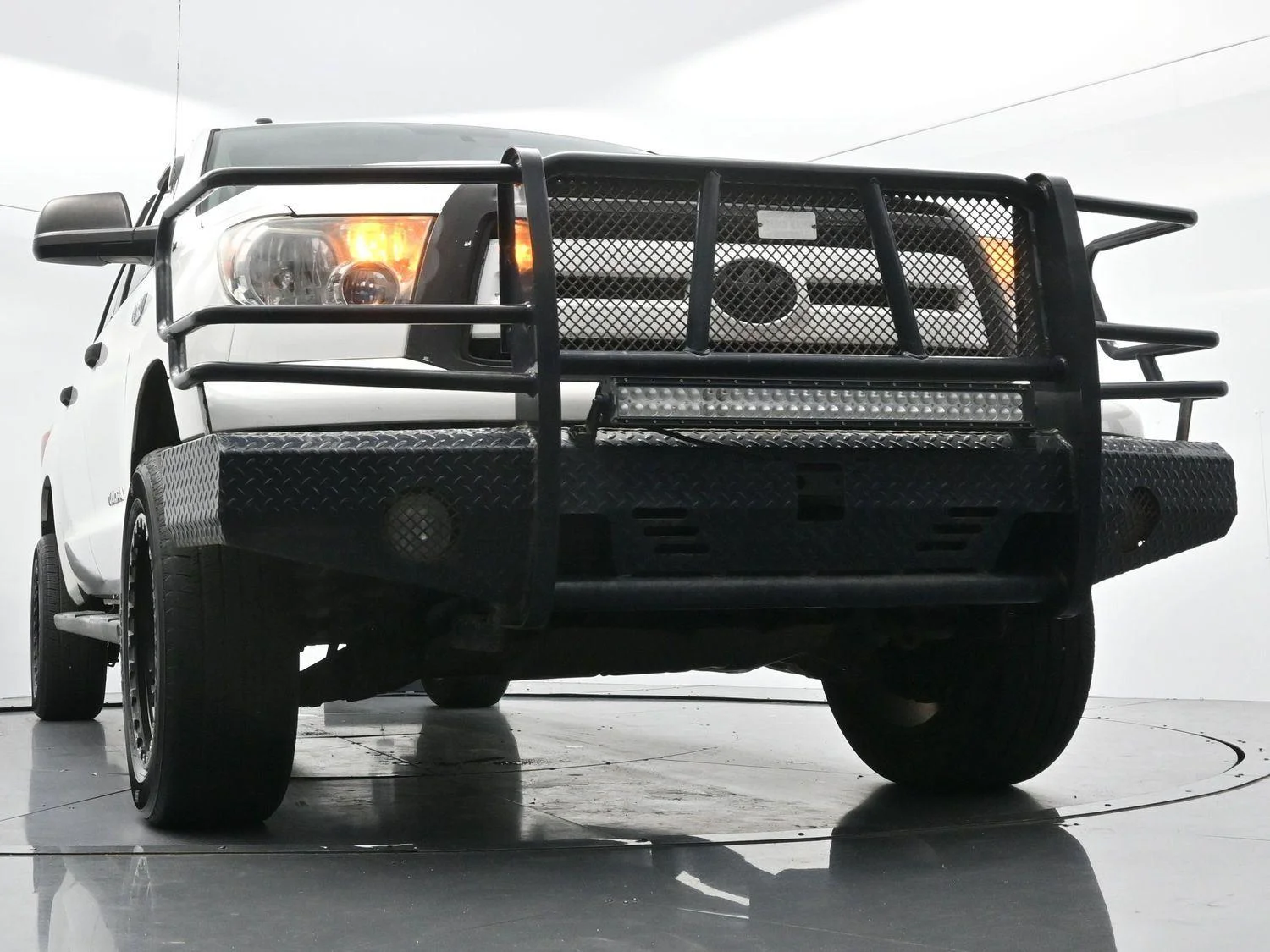 Used 2013 Super White Toyota Grade image 41