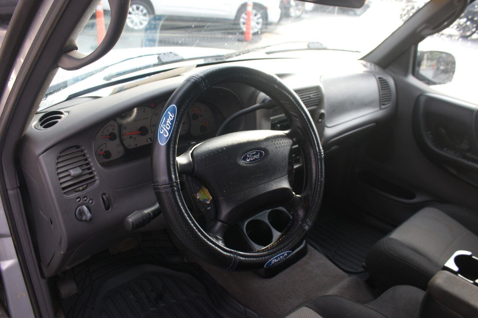 Used 2003 Silver Ford XL Fleet image 15