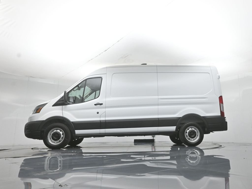New 2026 Oxford White Ford Base image 6