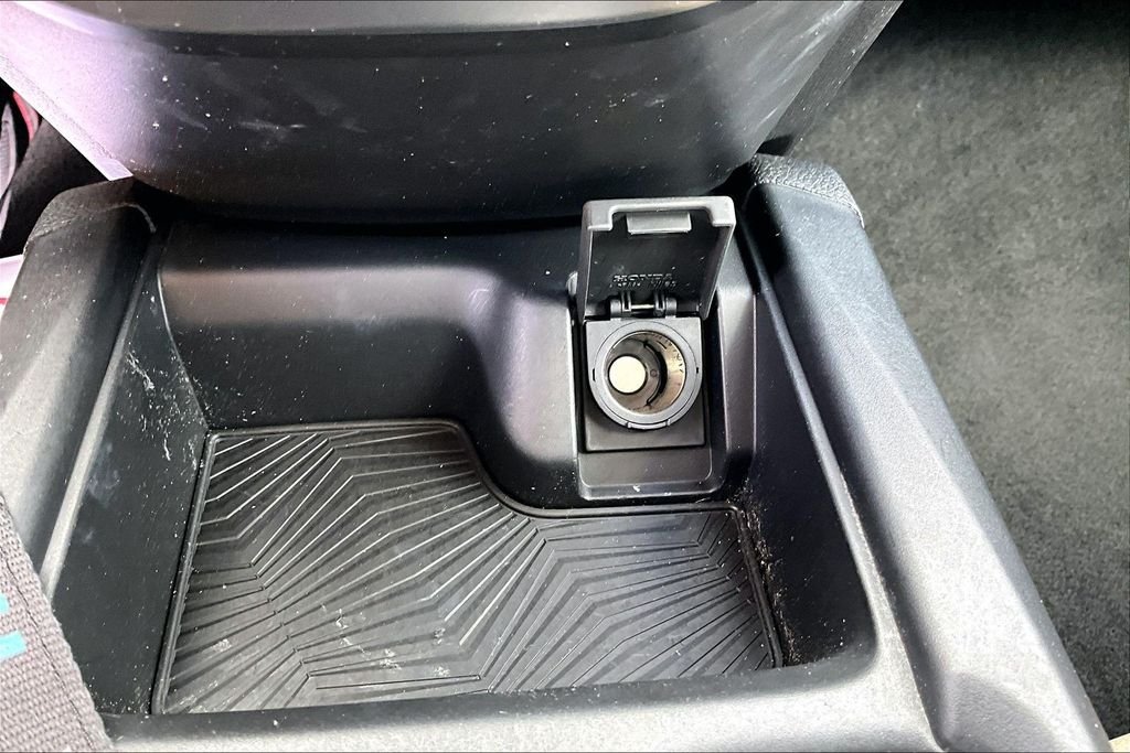 Used 2018 Red Honda Touring image 25