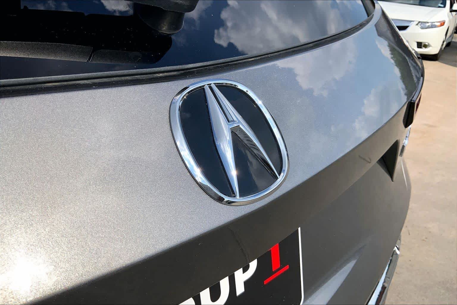 Used 2024 Liquid Carbon Metallic Acura  image 31