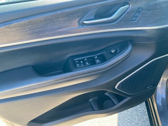 Used 2021 Gray Metallic Jeep Limited image 10